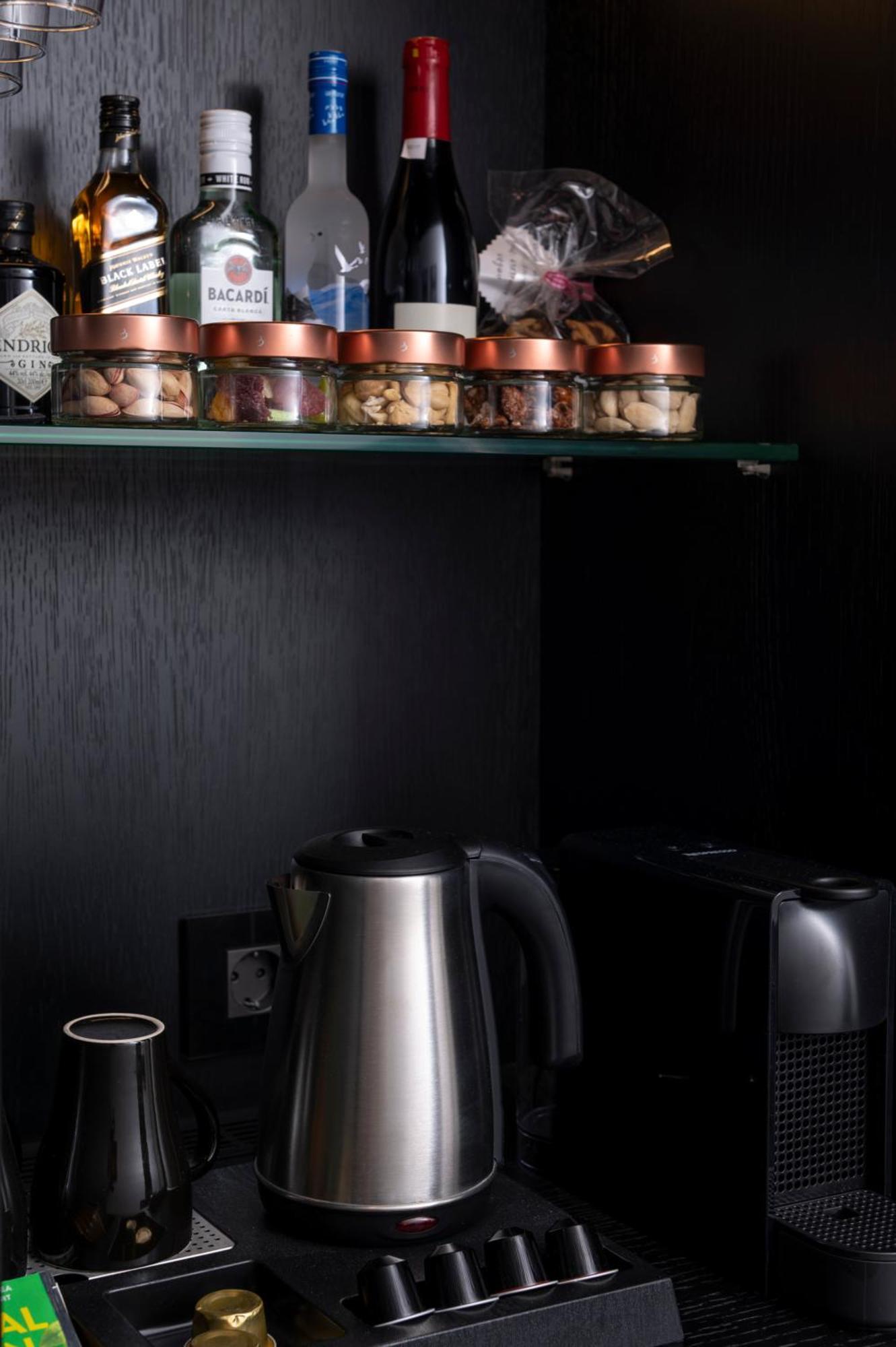 No 15 Ermou Hotel Thessaloniki Exterior photo A selection of electric kettles