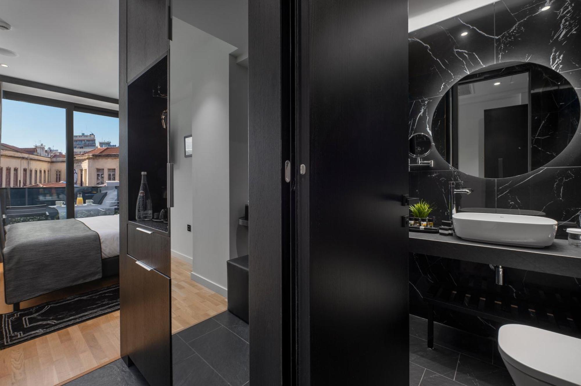 No 15 Ermou Hotel Thessaloniki Room photo Bathroom