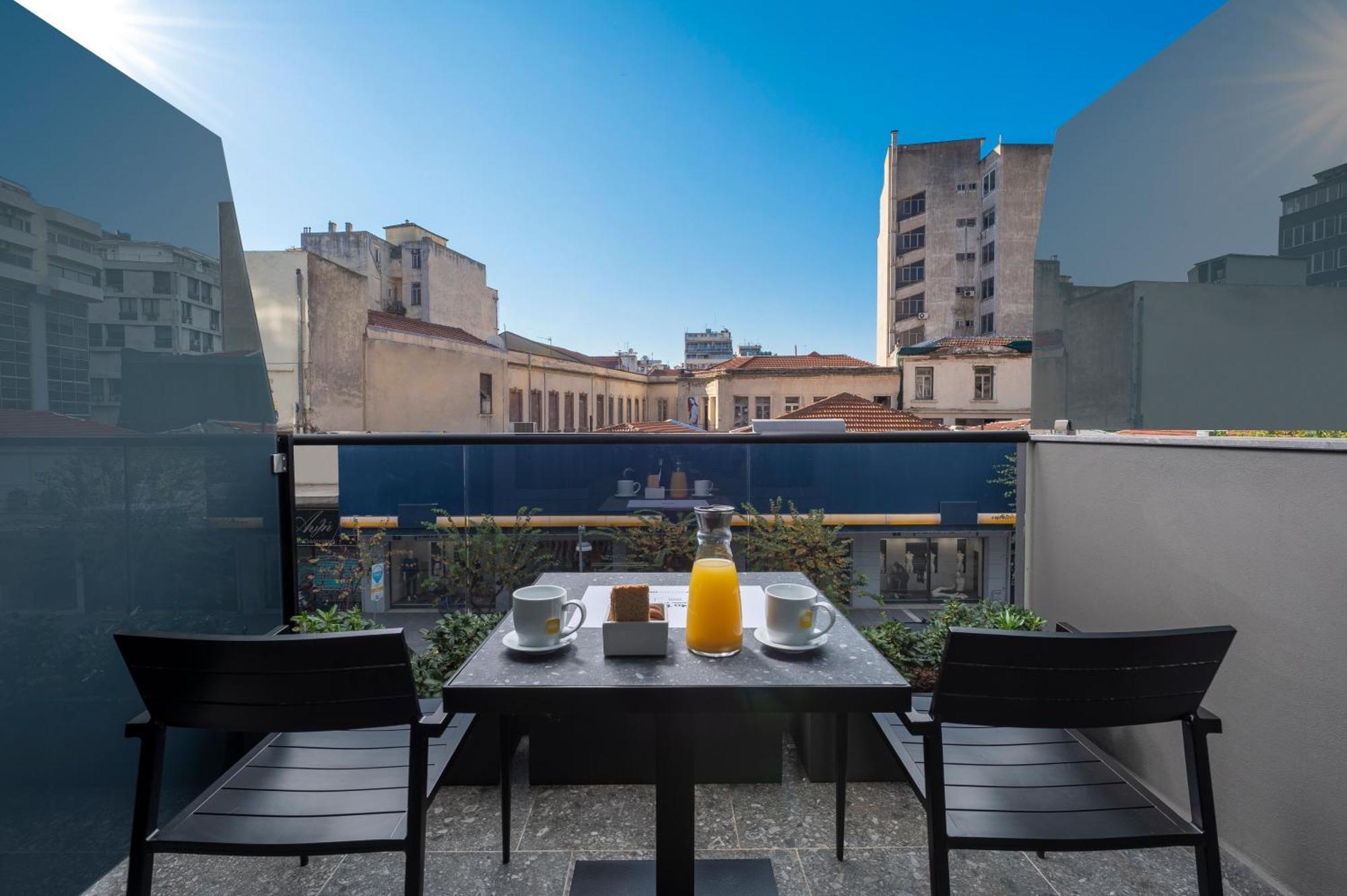 No 15 Ermou Hotel Thessaloniki Room photo The hotel's terrace