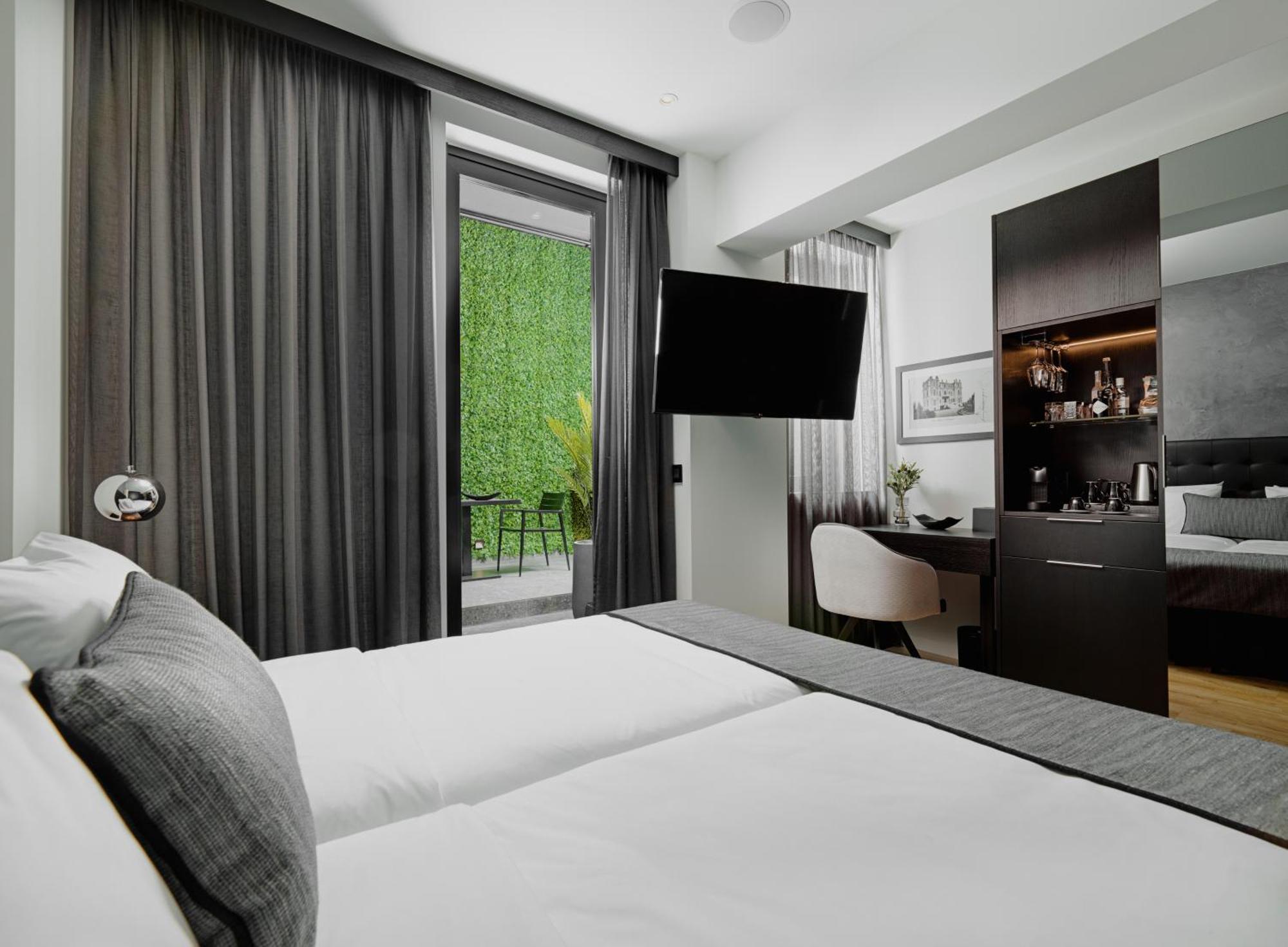 No 15 Ermou Hotel Thessaloniki Exterior photo A bedroom at the hotel