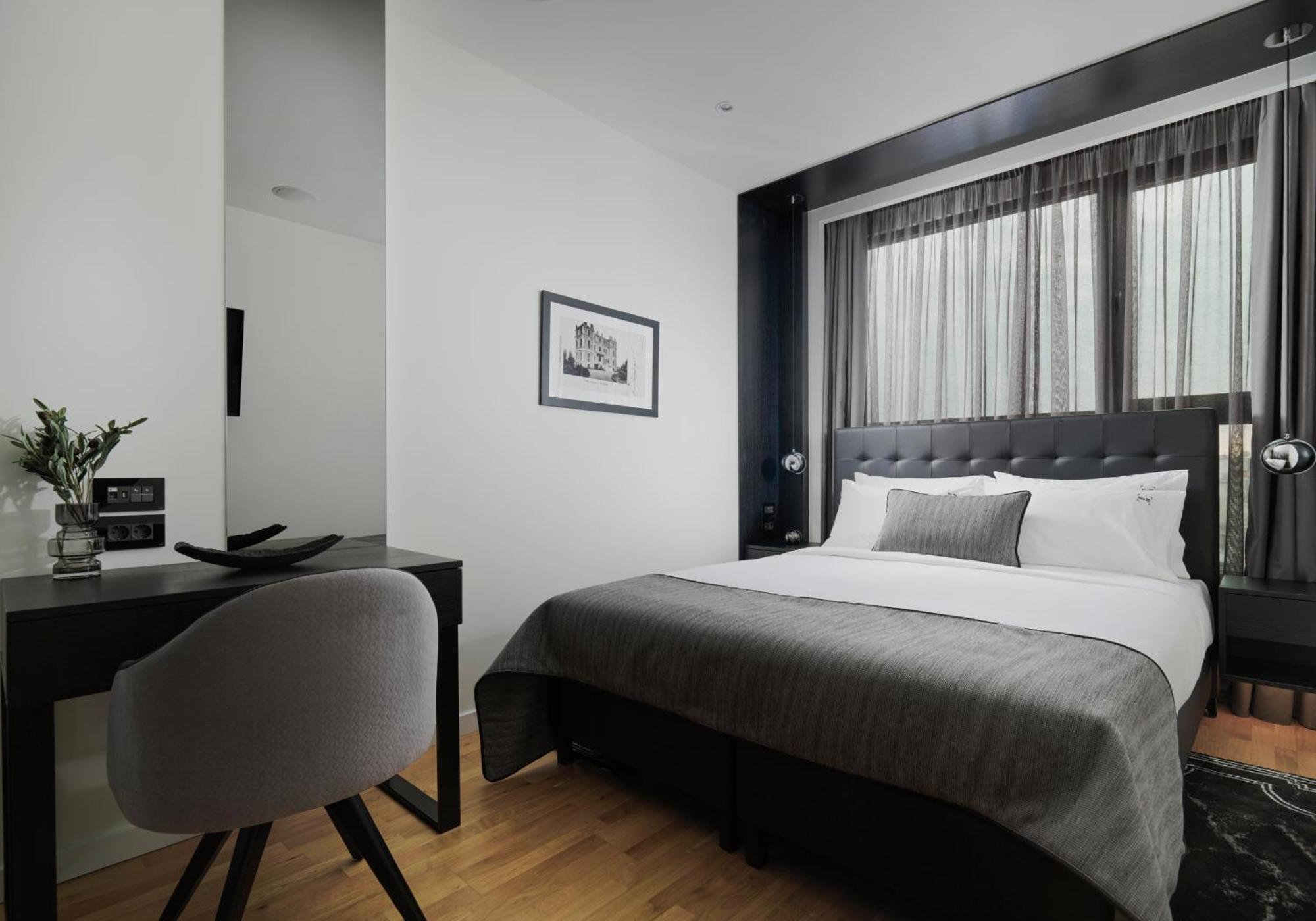 No 15 Ermou Hotel Thessaloniki Room photo A bedroom